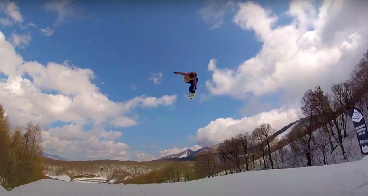 スロープ&ビッグエア世界トップランカー村瀬心椛の妹・由徠13歳の実力に迫る BACKSIDE (バックサイド) スノーボード・ウェブ