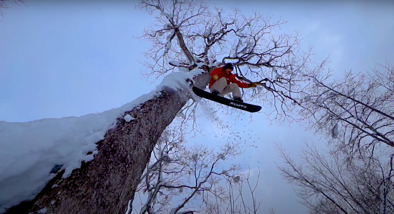 サイドヒットの達人 アーサー・ロンゴが北海道で飛びまくる美セッション動画 BACKSIDE (バックサイド) スノーボード・ウェブ