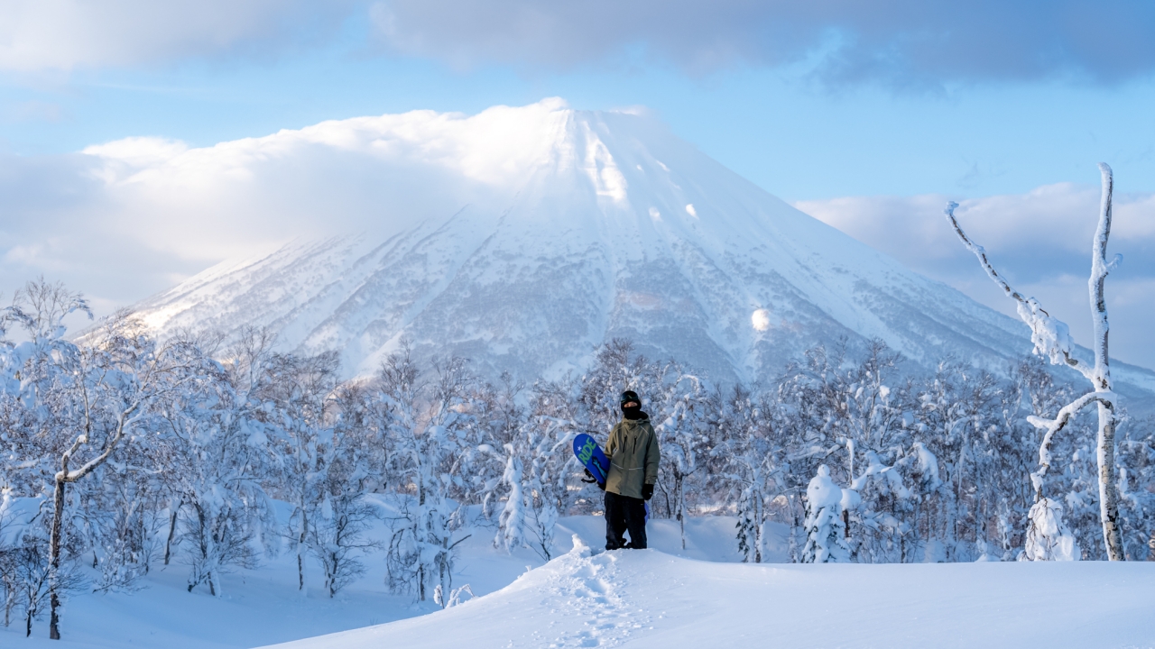 Snow Peak - ROBENS KIOWA  なゆ ウィスラー仕込みの滑りで魅せる小川凌稀が「ルスツ」に足繁く
