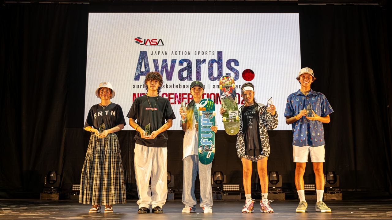 勝田深氷 「舞台の人々」　日本画 maxresdefault.jpg?sqp=-