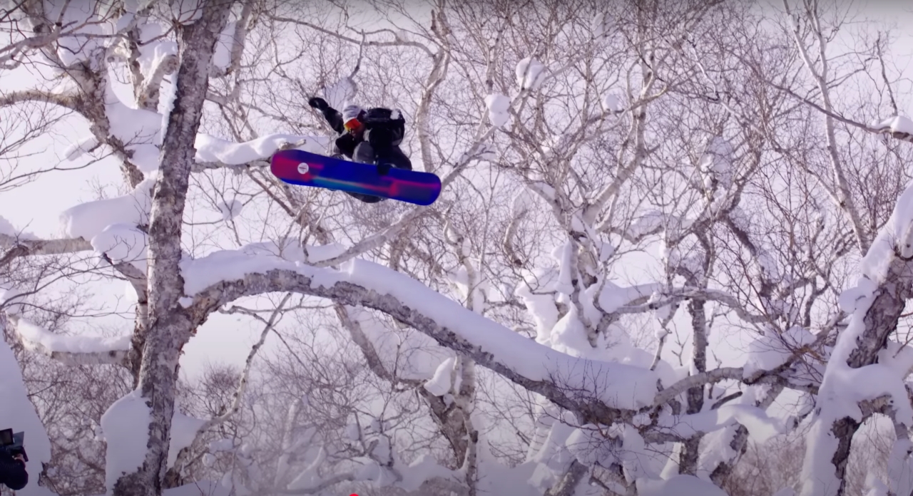 ナックルハックでおなじみの超絶クリエイティブな滑りを魅せるゼブ