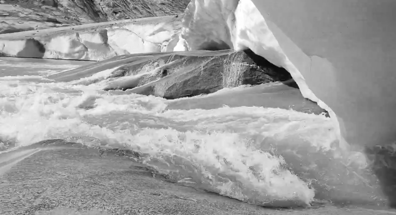 スイスの氷河、異例の7月上旬で“限界点”に到達。アルプスが突きつける