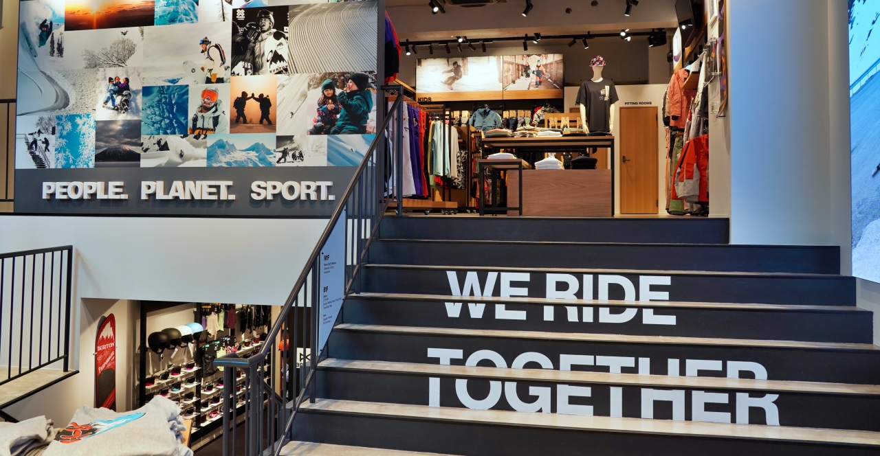 BURTON バートン 看板 オブジェ 店舗用 非売品 スノーボードカルチャーの街・神田にBURTONストアがオープン。都内2